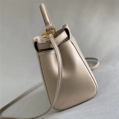 フェンディ ピーカブー シープスキンバッグ