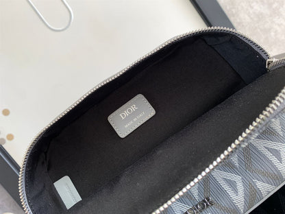 ディオール サファリバッグ ストラップ付き グレー CD ダイヤモンド キャンバス – DIO051