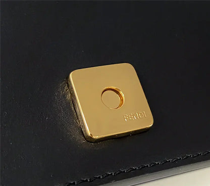 フェンディ チェーンウォレット