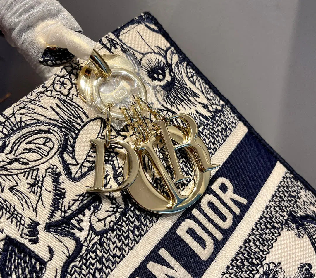 クリスチャン ディオール ミディアム レディ D ライト バッグ