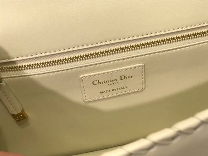 30 モンテーニュ ディオール CDバッグ ホワイト