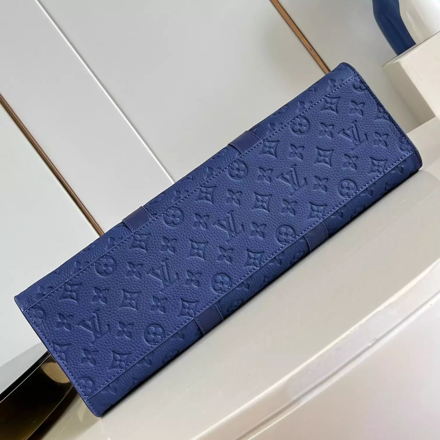 24H フラットバッグ サファイア トリヨン モノグラムレザー M11690 – LW328