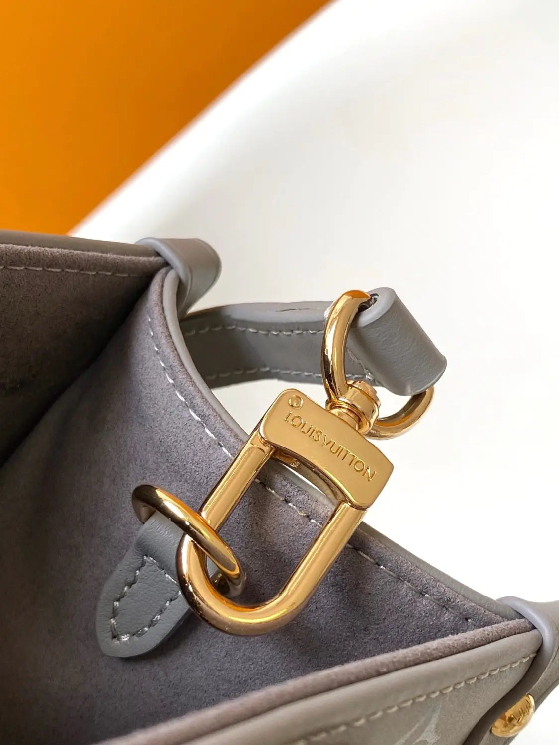 ルイ・ヴィトン M12465 オンザゴー PM