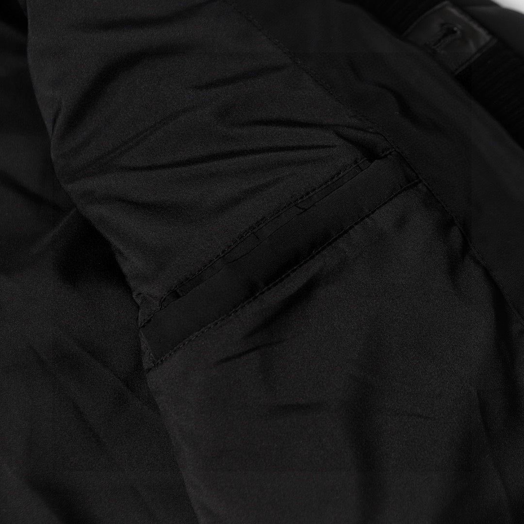 【PRADA旗艦店】プラダ ダウンジャケット ご好評に付き再入荷！