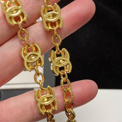 シャネルのブロンズ厚手ネックレス