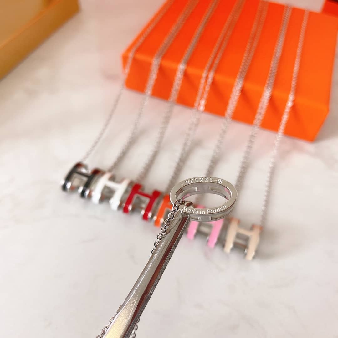 エルメスのロゴネックレスの卸売