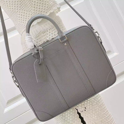 ポルト ドキュメント ヴォヤージュ PM グレー タイガレザー M11659 – LW323