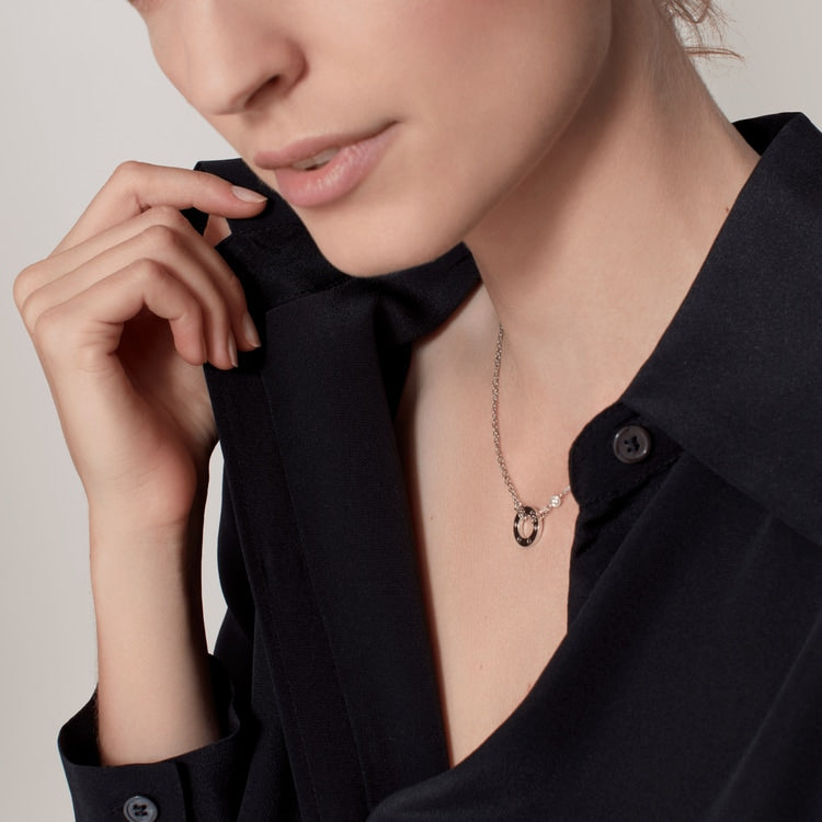 ラブネックレス、ダイヤモンド2個