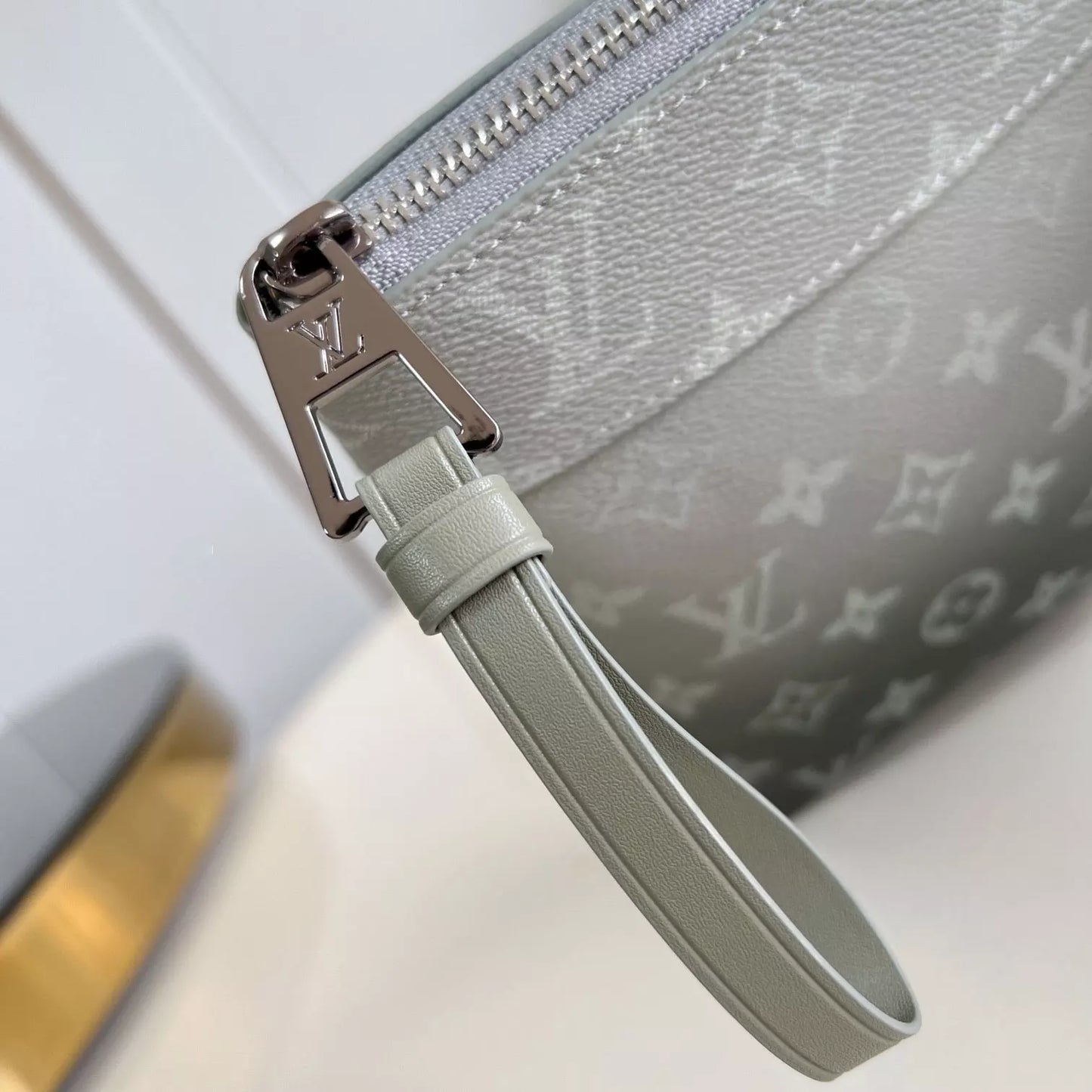 エクリプス モノグラム ソフトトラベルポーチ M11545 – LW406