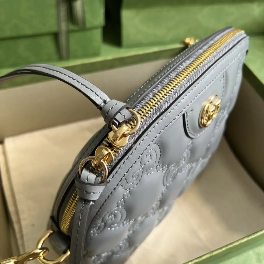 GG マトラッセ レザー スモール バッグ