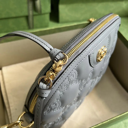 GG マトラッセ レザー スモール バッグ