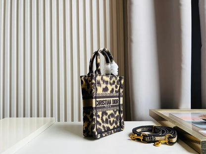 クリスチャン・ディオール ミニブックトート フォンバッグ