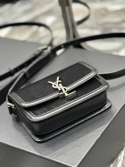 ソルフェリーノ ラッカー仕上げパテントレザー製スモールサッチェル