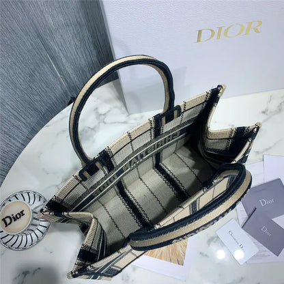 ディオール ブックトート スモール