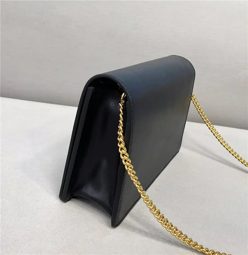 フェンディ チェーンウォレット