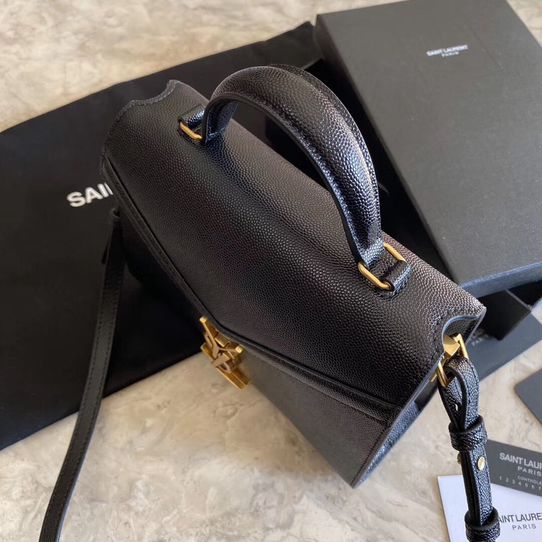 カサンドラ モノグラム クラスプバッグ マットパイソン