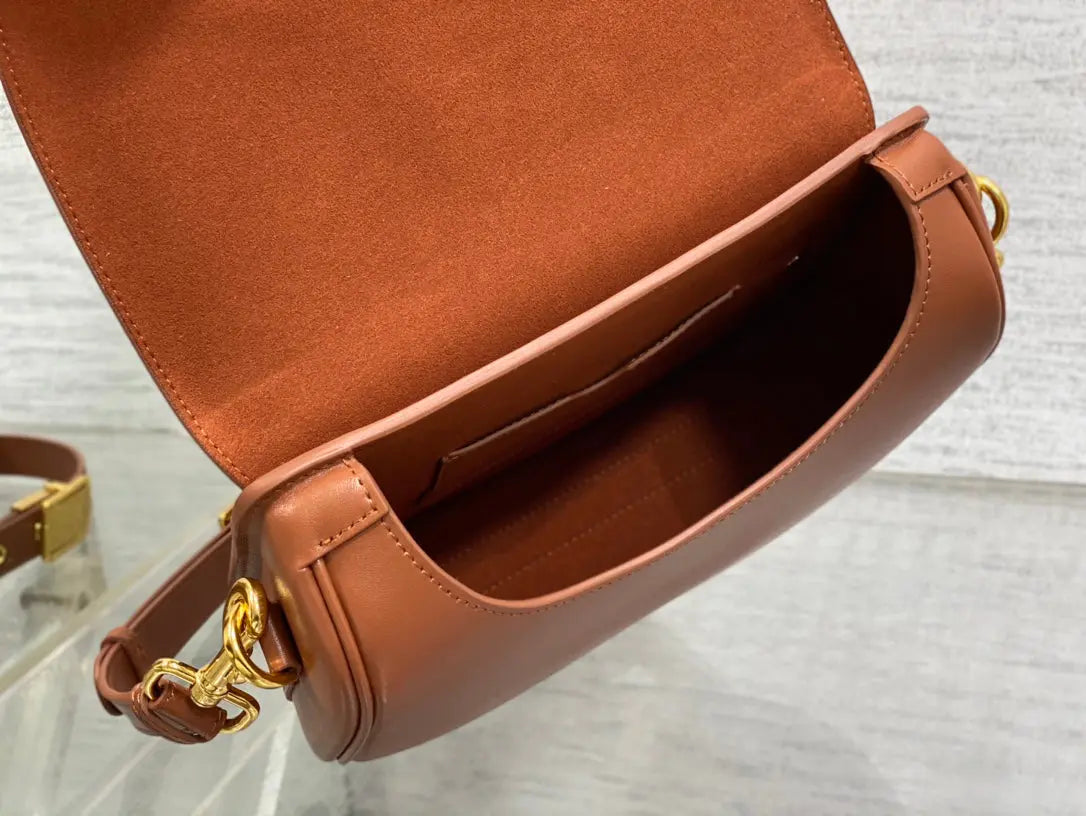 クリスチャン ディオール ミディアム ボビーバッグ