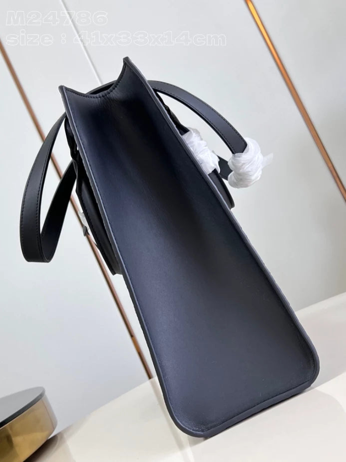 24H ブラックモノグラム トリヨンレザー フラットバッグ M24786 – LW206