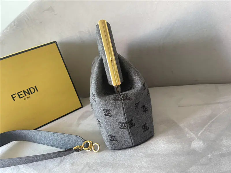 フェンディ ファーストバッグ ラージ