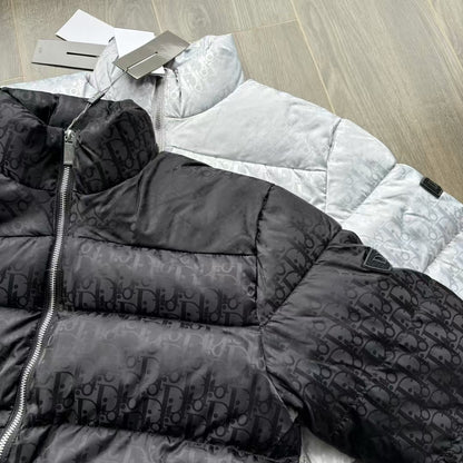 【DIOR公式 旗艦店】（ディオール ） ダウンジャケット、ご好評に付き再入荷！