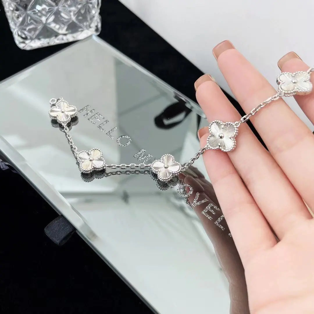 Van Cleef & Arpels レーザー彫刻ブレスレット