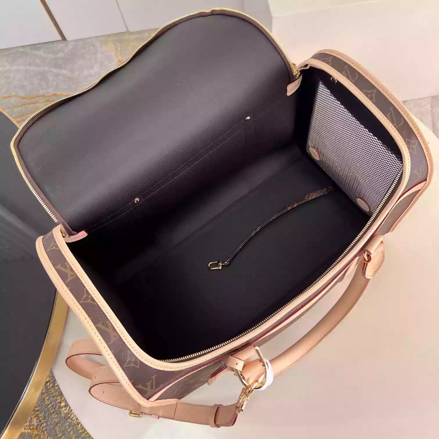 ドッグキャリア 40 モノグラム コーティングキャンバス M45662 – LW375