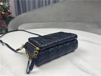 小さなディオール カロ クラッチ