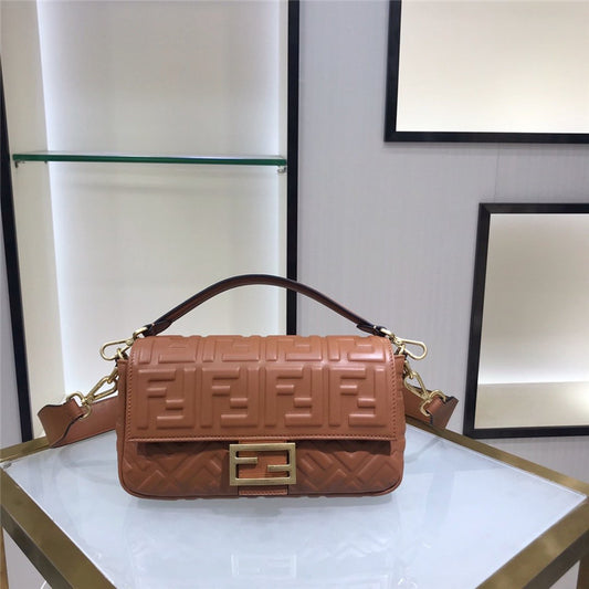 フェンディ バゲット ミディアムブラウン