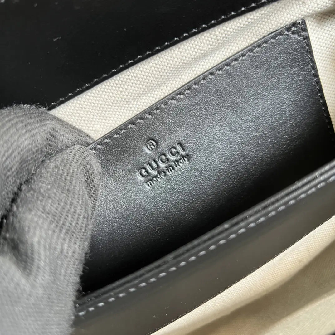 GG マトラッセ レザー スモール バッグ