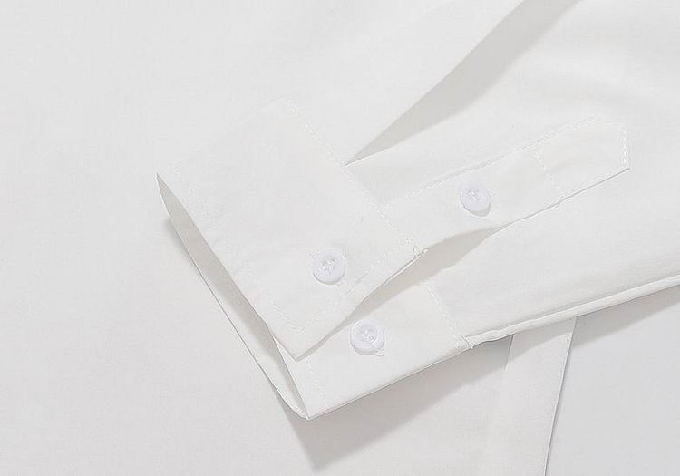 【Prada旗艦店】プラダ長袖シャツ、ご好評に付き再入荷！！