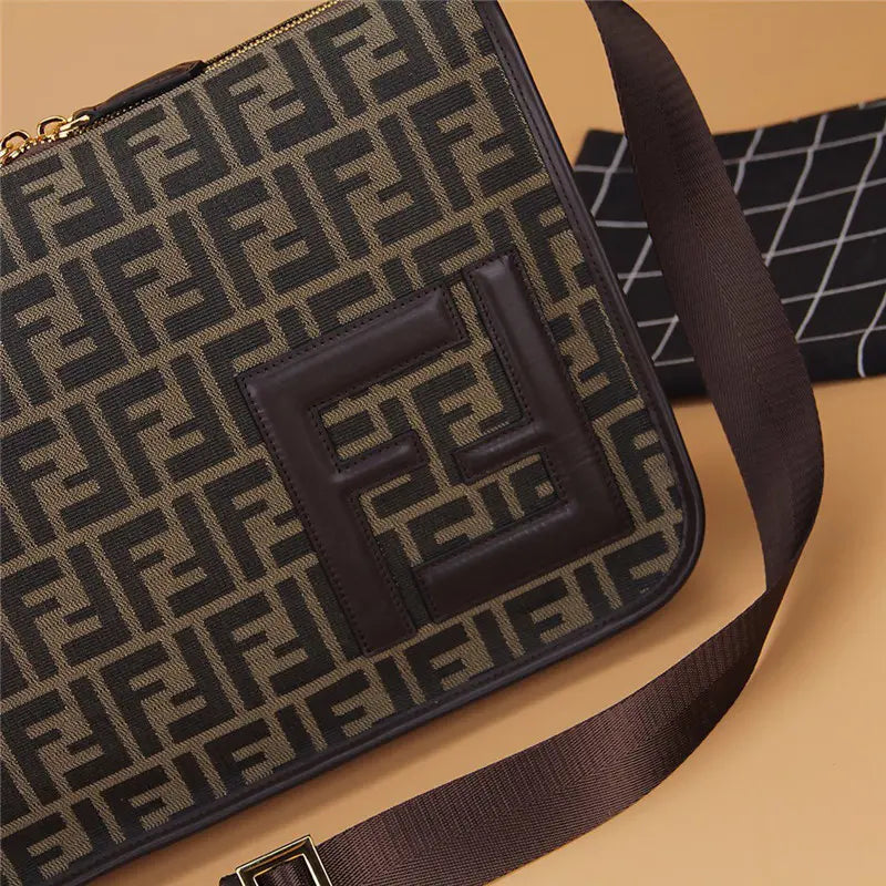 フェンディ メンズバッグ