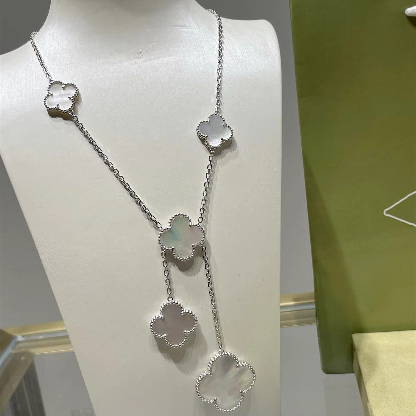 ヴァン クリーフ＆アーペル 四つ葉のクローバー カルセドニー 6花ネックレス 6色