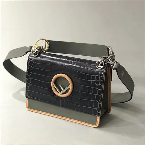 フェンディ カン・イ・FF ショルダーバッグ