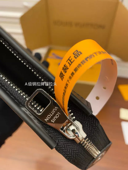 トラベルポーチ ダミエ・グラファイト キャンバス M41696 – LW410