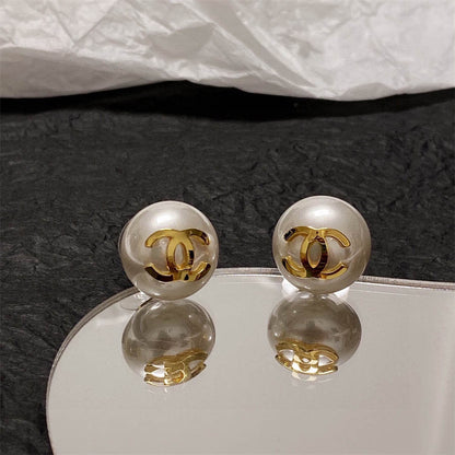 シャネルのパールイヤリング