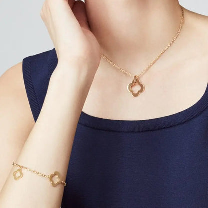 ヴァン クリーフ＆アーペルのビザンチン アルハンブラ ペンダントの新着