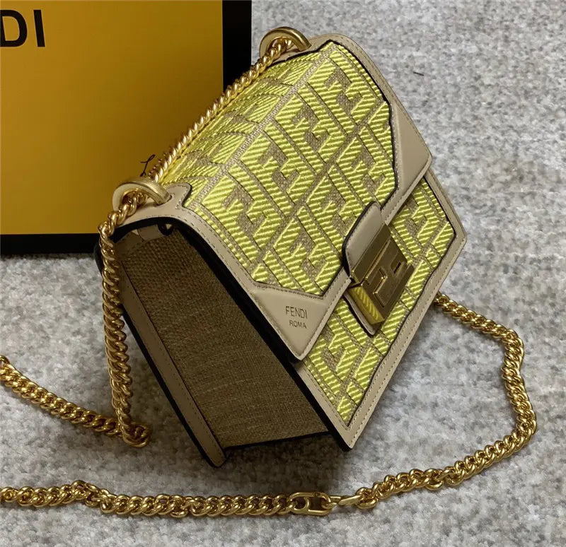 フェンディ エンブロイダリー FFバッグ ゴールド