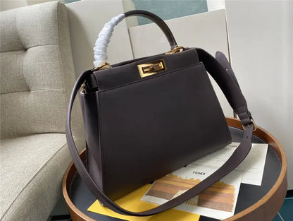 フェンディ ピーカブーバッグ ミディアム