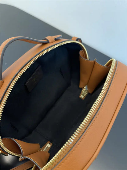 フェンディ ロゴ スエード カメラバッグ