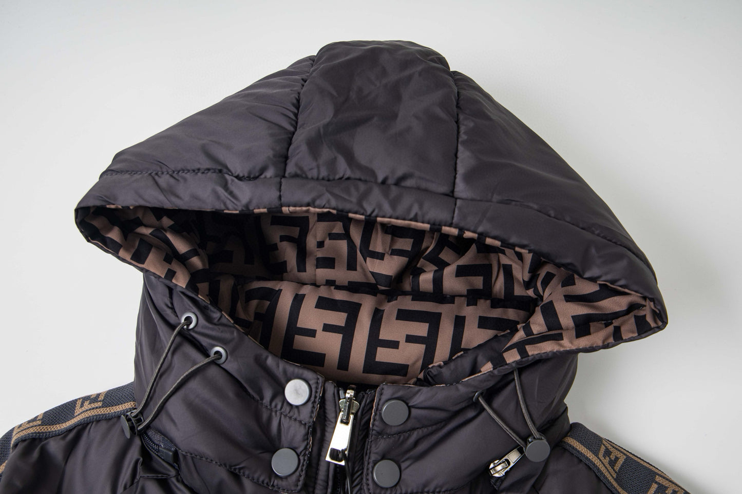 FENDI（フェンディ） ダウンジャケット、ご好評に付き再入荷！