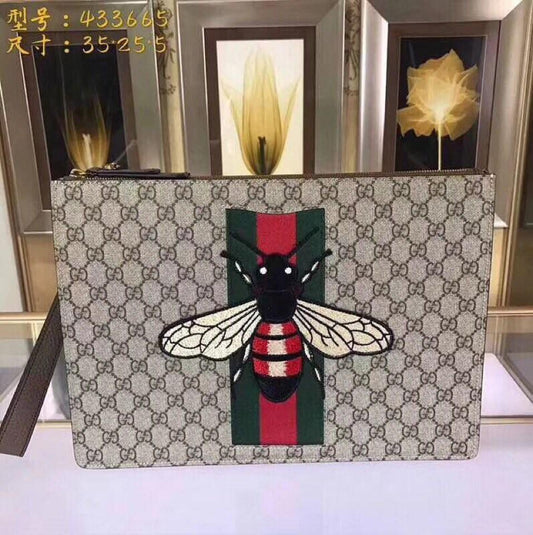 Gucci（グッチ）クラッチバッグ 35.5x25x4cm