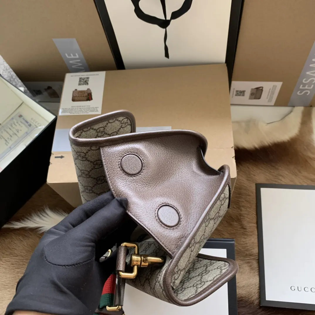 グッチ ショルダーバッグ