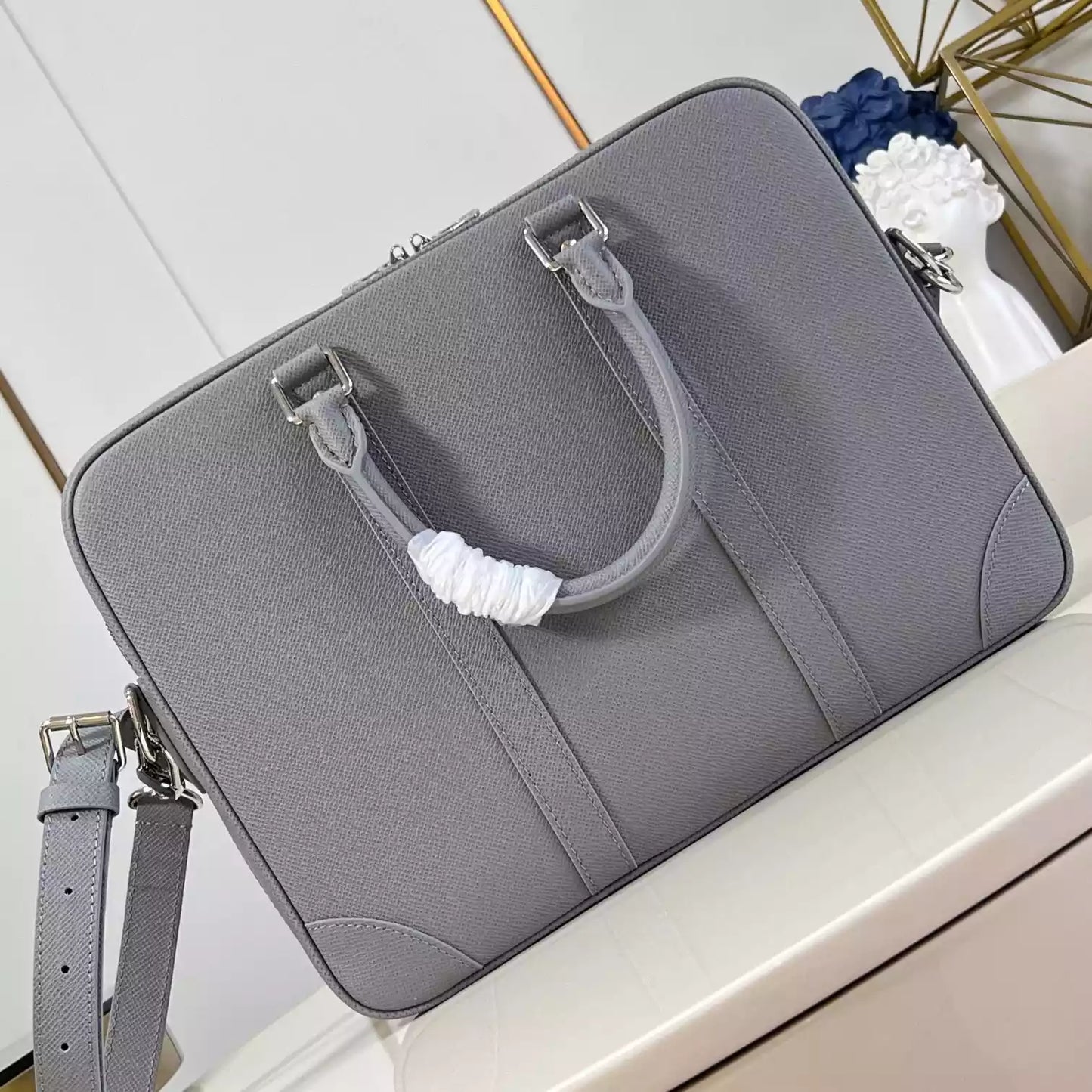 ポルト ドキュメント ヴォヤージュ PM グレー タイガレザー M11659 – LW323