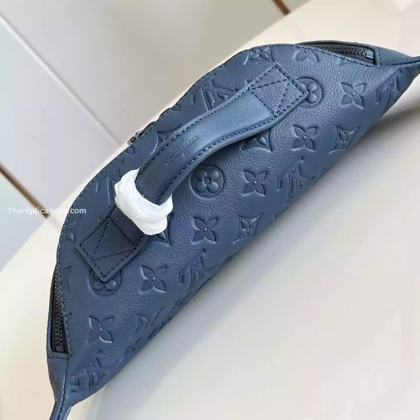 ラッシュ バムバッグ ネイビーブルー モノグラム シャドウ – LW304