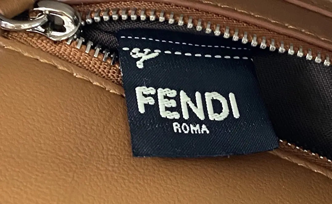 フェンディ オロック ジッパー