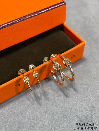 エルメスのロゴ入りイヤリングの偽物