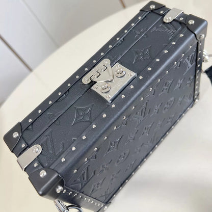 クラッチボックス ブラック モノグラム シャドウ カウハイドレザー M12876 – LW275