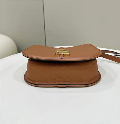 フェンディ レディース ピンク C モン スモールバッグ