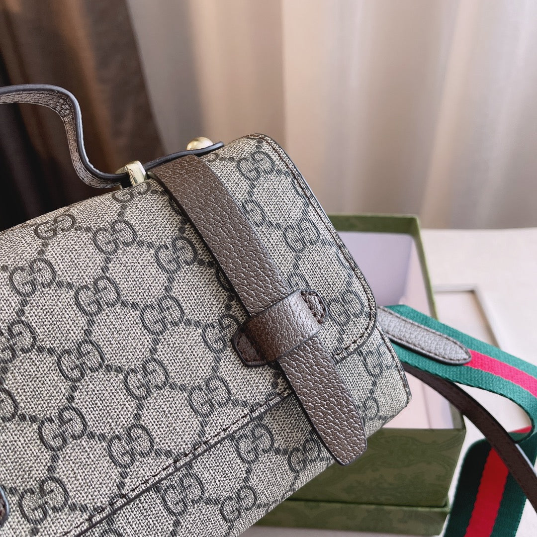 GUCCI メッセンジャーバッグ