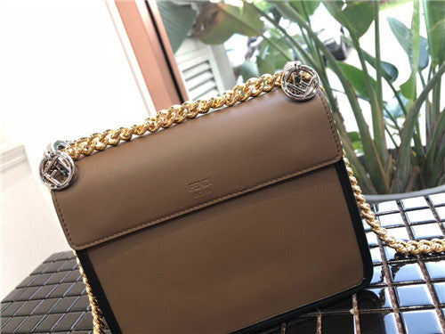 フェンディ カンイフ ショルダーバッグ